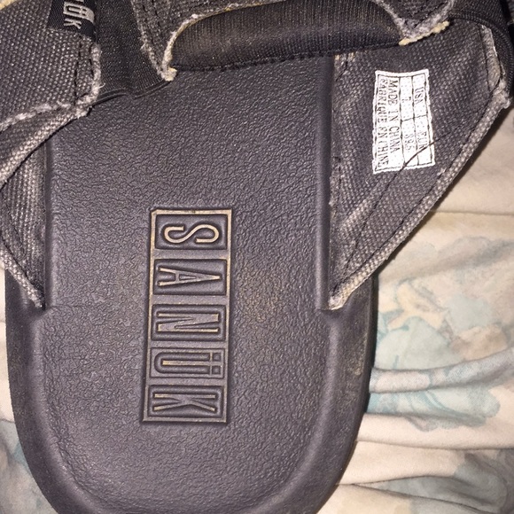 Sanuk slides - Picture 2 of 2